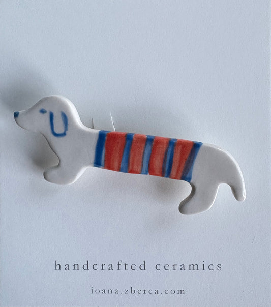 Knacky - Porcelain teckel brooch
